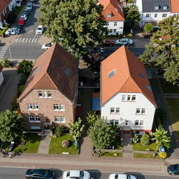 top down view on two Hauses in a City suburb
