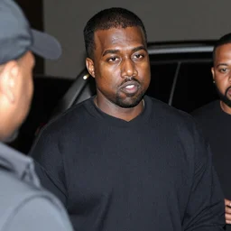 Kanye west paparazzi photos