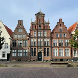 of a dutsh city