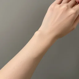 girl with arm hand