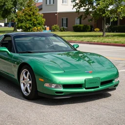 a 1 9 9 6 green corvette