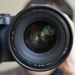 someone really really close to 3 6 0 ° camera
